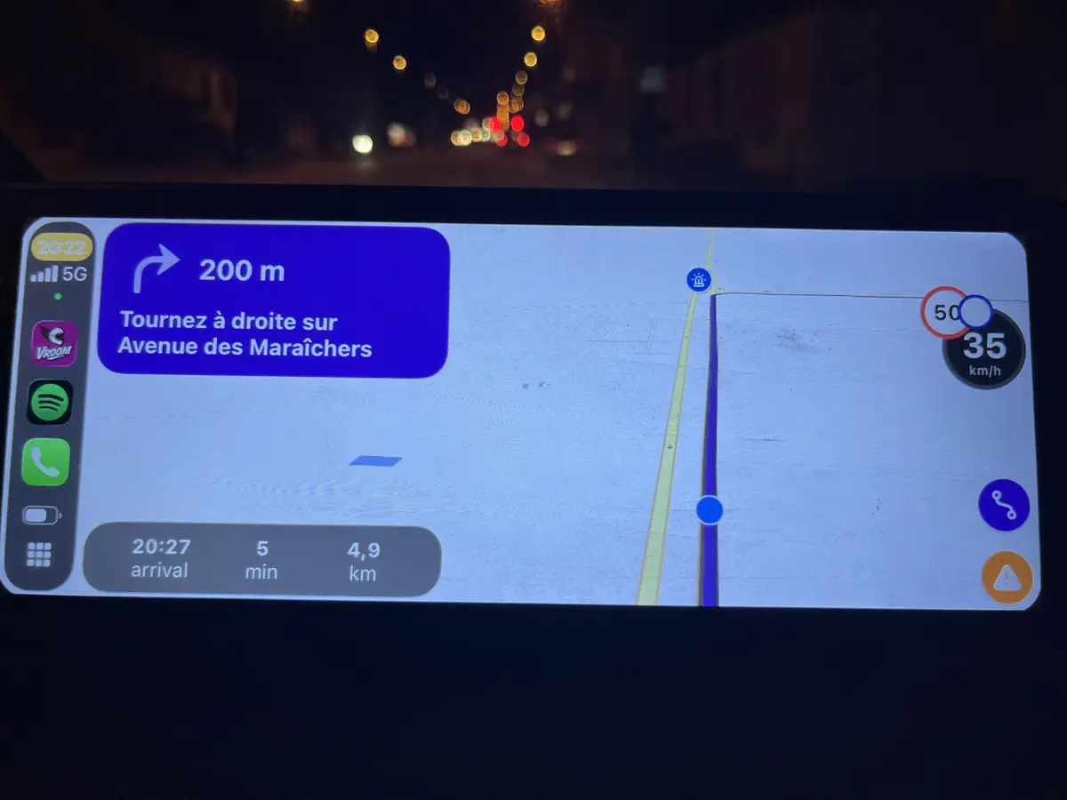 Real-time road alerts on CarPlay