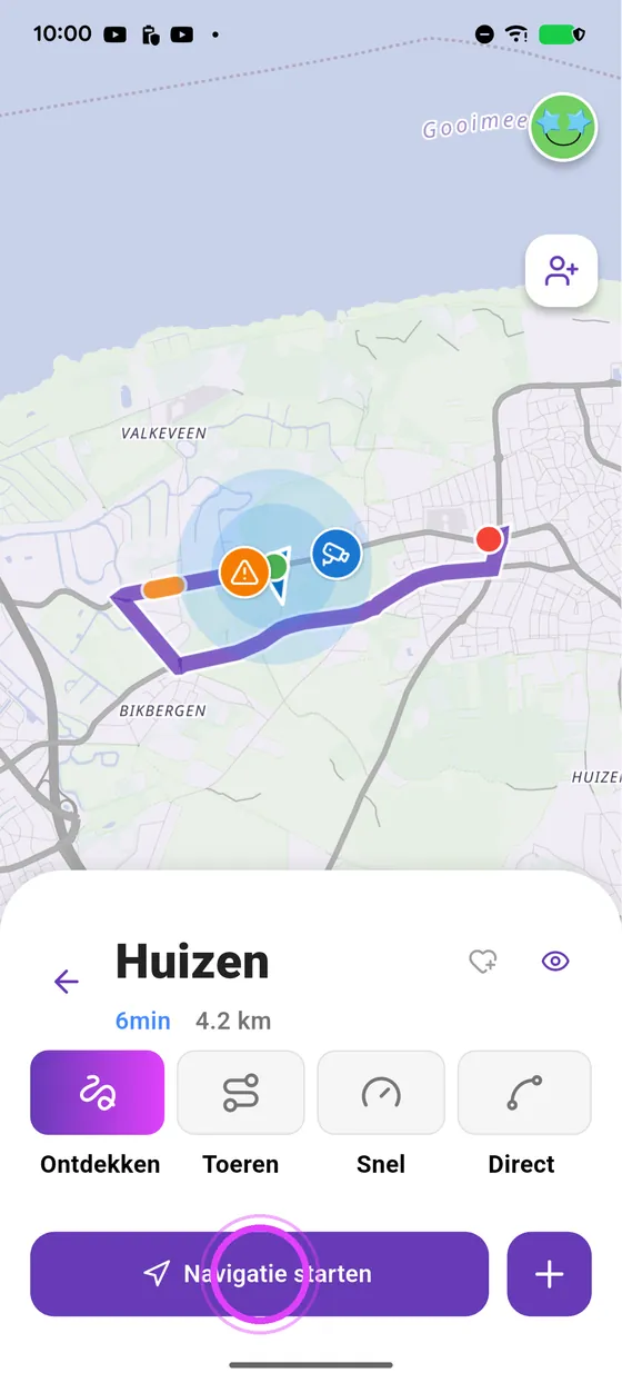 Er komt een motorrijder
