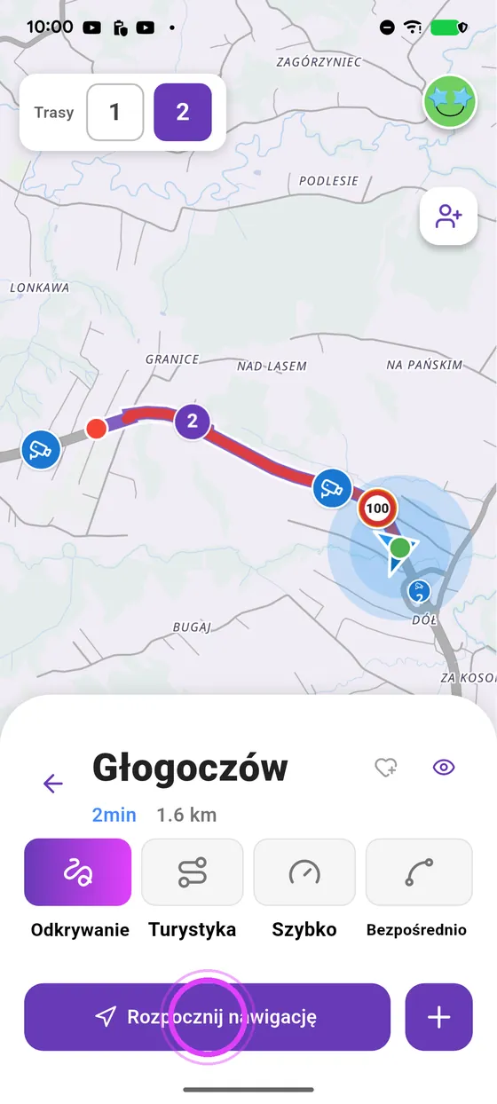 Nadjeżdża motocyklista
